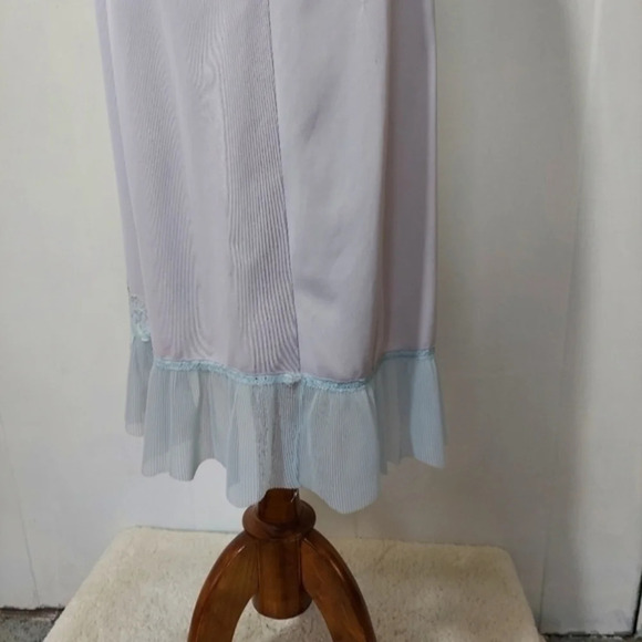 Vintage Baby Blue Kayser Tiny Pleats and Lace Full Slip with Adjustable Shoulder - Picture 9 of 16